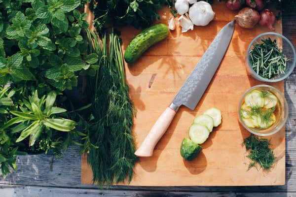 cutting-board-knife-trick